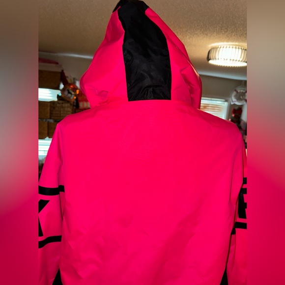🩷VS PINK LIMITED EDITION ANORAK HOODIE🩷 - Picture 4 of 12